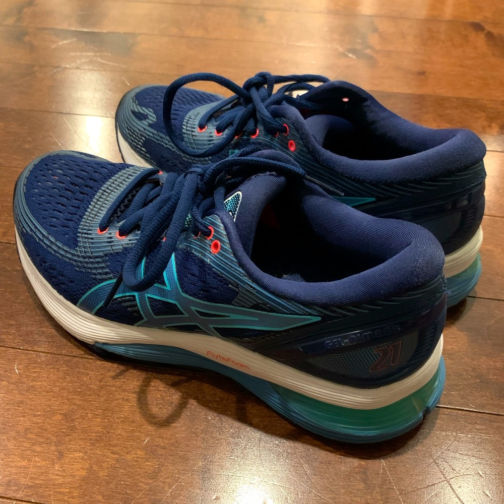ASICS GEL-Nimbus 21 Running Shoe